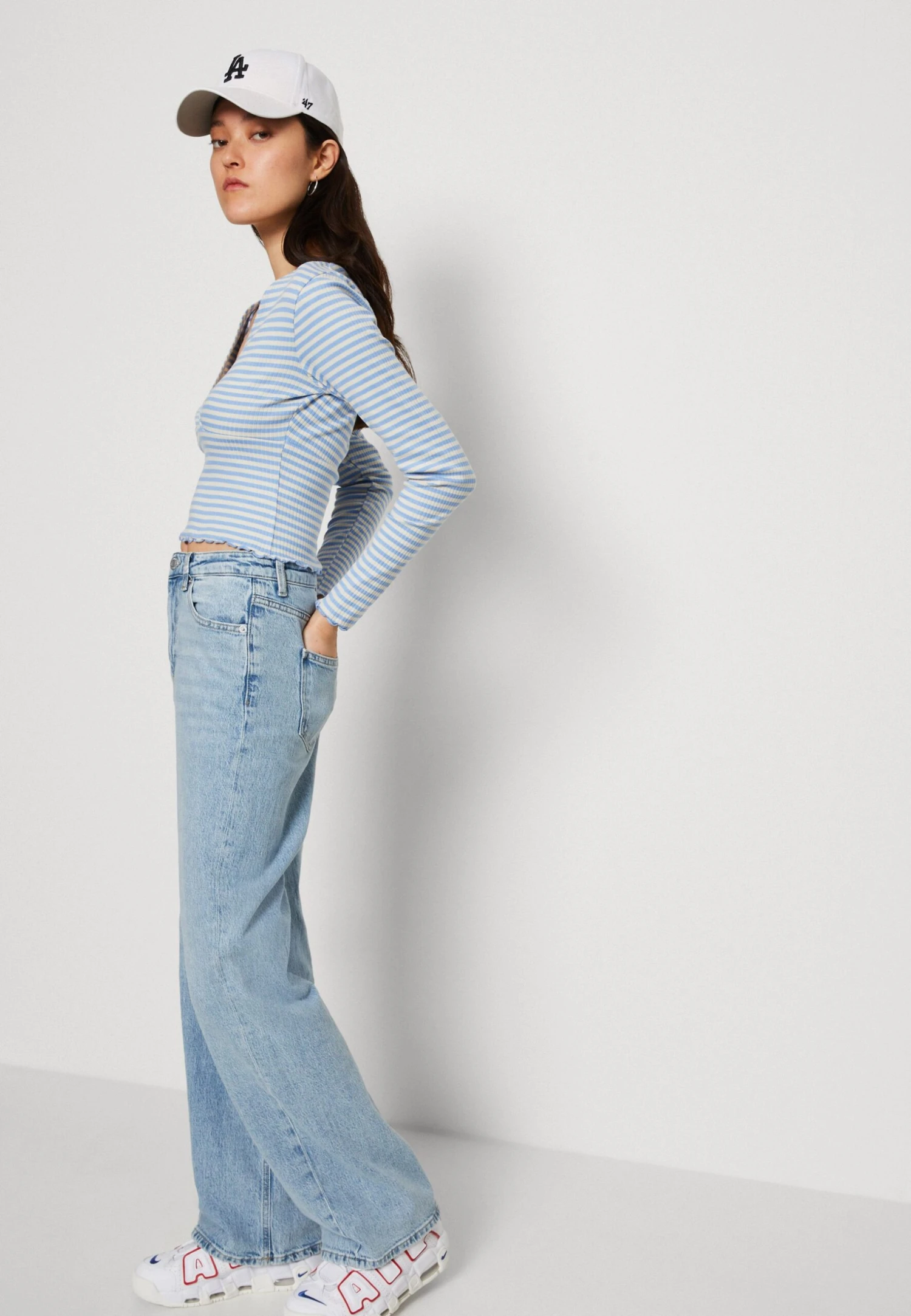 Monki T-Shirt À Manches Longues - Easy 6 Monki T-Shirt À Manches Longues - Easy – Image 4