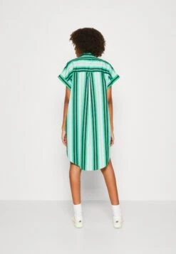 Monki Robe Chemise - Green 10 Monki Robe Chemise - Green -Monki 7a127e61aa504c70824561530f76b337