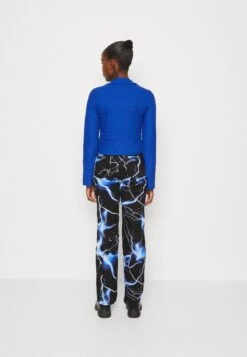 Monki Blouse - Blue Bright 10 Monki Blouse - Blue Bright -Monki 7bd4a819bbe6484e85cfe737f001fd1f