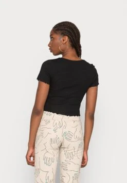 Monki T-Shirt Basique - Black Dark 9 Monki T-Shirt Basique - Black Dark -Monki 7c6fcca491d84e9b989298a536ed2dab
