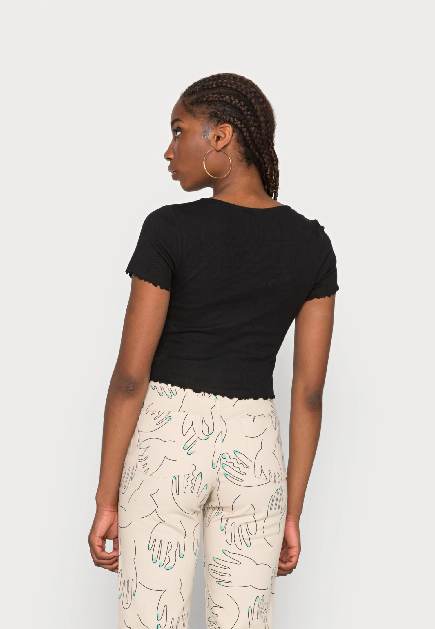 Monki T-Shirt Basique - Black Dark 5 Monki T-Shirt Basique - Black Dark – Image 3