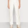 Monki Jean Droit - White Light 1 Monki Jean Droit - White Light -Monki 7c9afbc7af8c4f7b8a7a5416594d5328