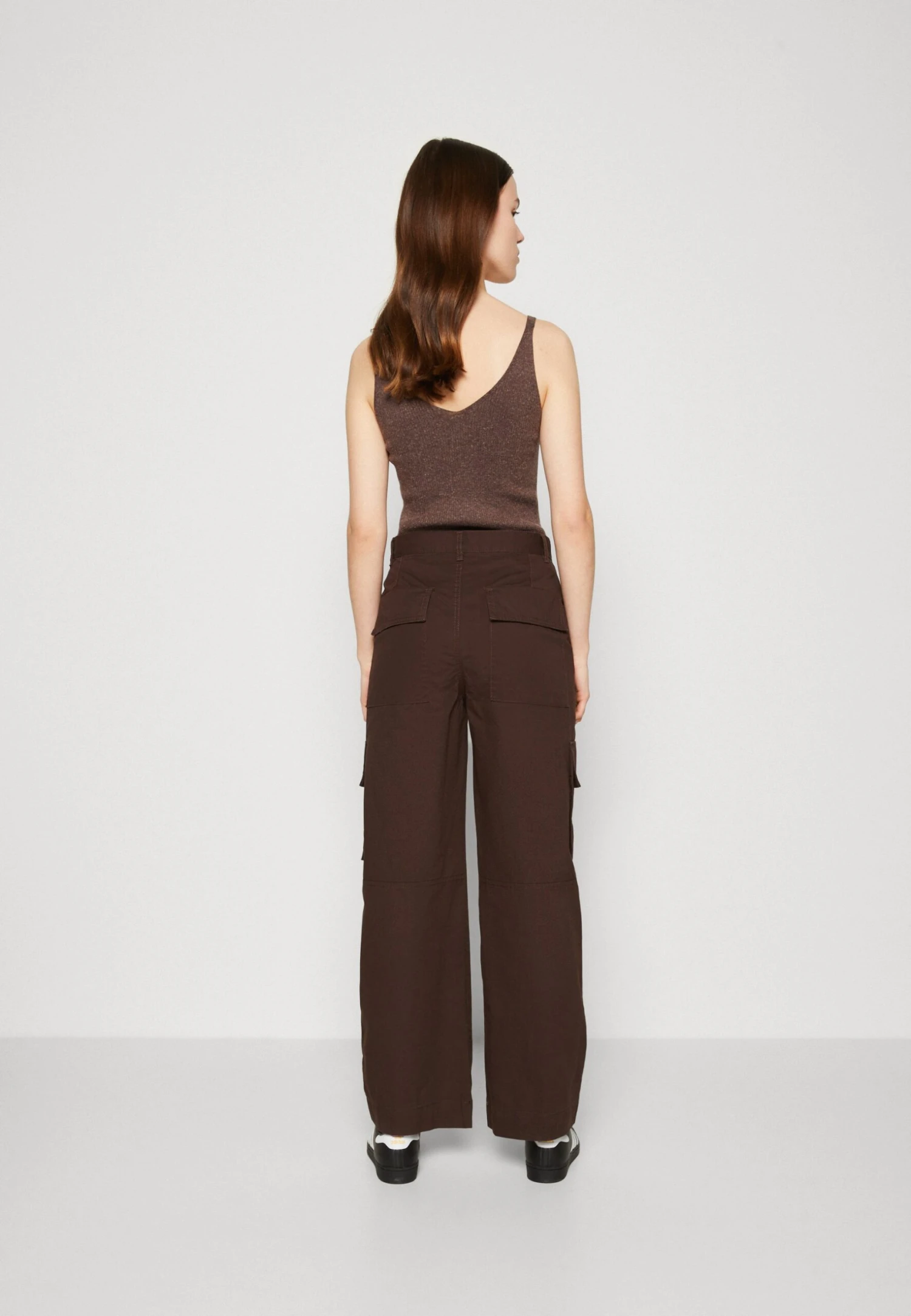 Monki Pantalon Cargo - Brown 5 Monki Pantalon Cargo - Brown – Image 3