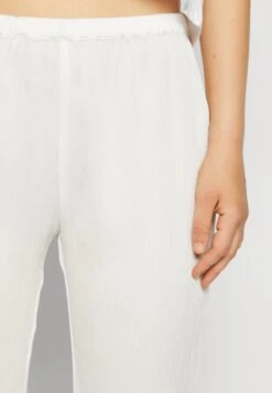 Monki Pantalon Classique - White Light 13 Monki Pantalon Classique - White Light -Monki 811ca354bccd45c39d27e6978d283e4e