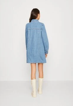 Monki Robe En Jean - Blue Medium Dusty 10 Monki Robe En Jean - Blue Medium Dusty -Monki 842d981dabf94fab83305b01ea0a862f