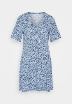 Monki Robe Chemise - Meadow Blue -Monki 859c43bff3c4413daf76903489309e17