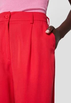 Monki Pantalon Classique - Red -Monki 872936f7612e46b8b3556bd40519b74f
