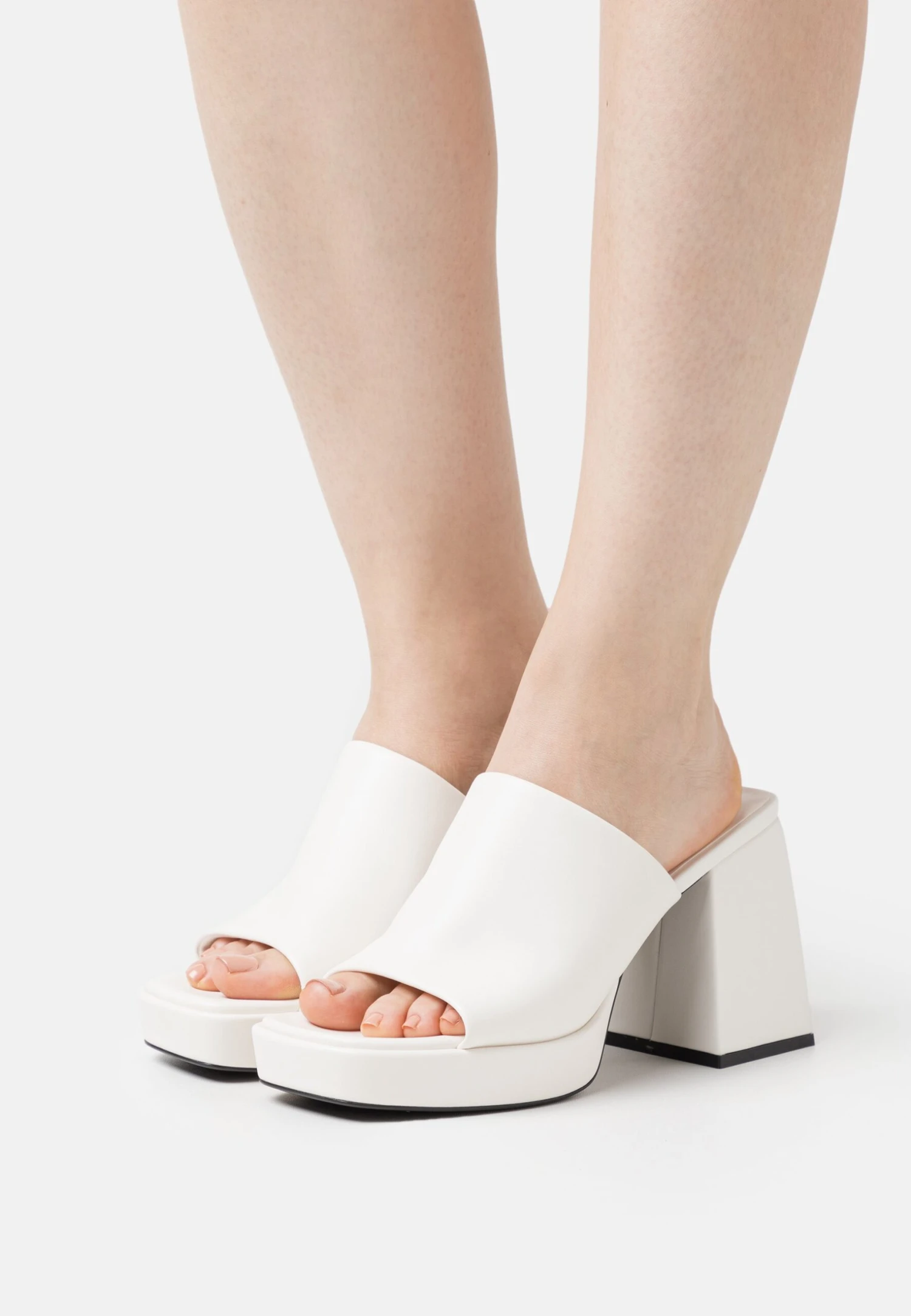 Monki Mules À Talons - White 3 Monki Mules À Talons - White
