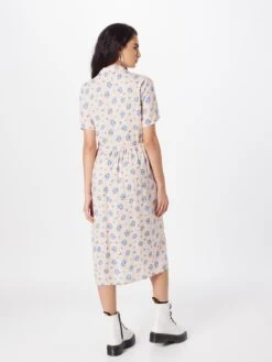 Monki Robes Fluides Robe-chemise Femme Rose Clair -Monki 89f3839bcd3243775248bd0f0acd1ae3