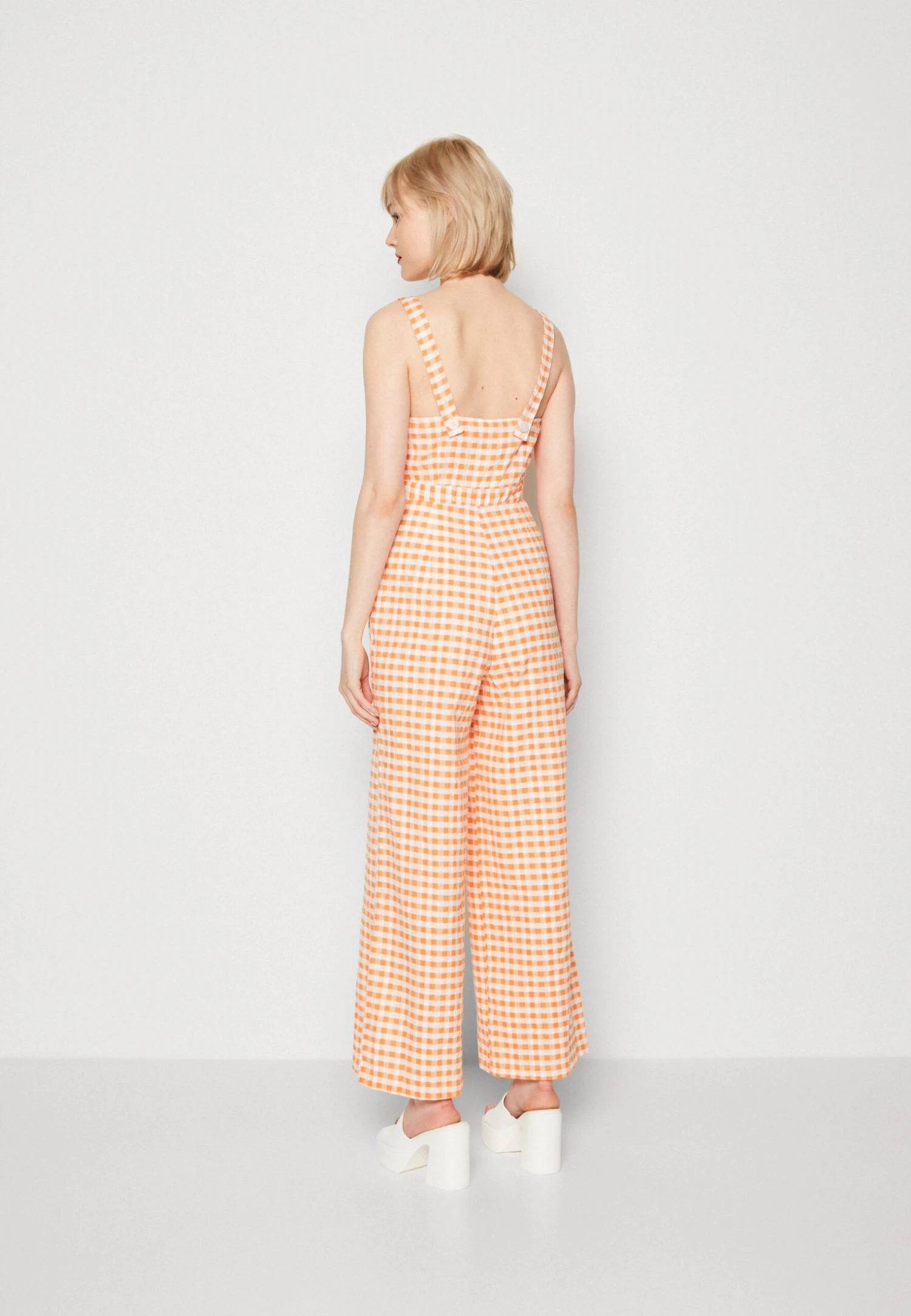 Monki Combinaison - Orange Gingham 4 Monki Combinaison - Orange Gingham – Image 3
