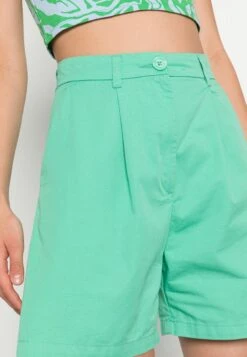 Monki Short - Green Light 11 Monki Short - Green Light -Monki 901b7feee7da4f3c8b5f533c900dc9e0