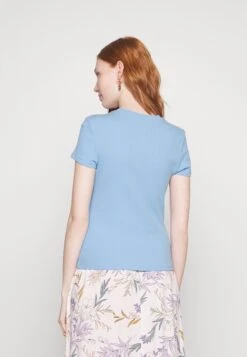 Monki T-Shirt Basique - Candystripe Blue/ Candystripe Pink 11 Monki T-Shirt Basique - Candystripe Blue/ Candystripe Pink -Monki 9021838663144a0994b8775379f9fa96