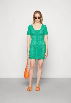 Monki Robe Pull - Green Medium -Monki 919982c7f09a4bb18fe1c35affdff8f1