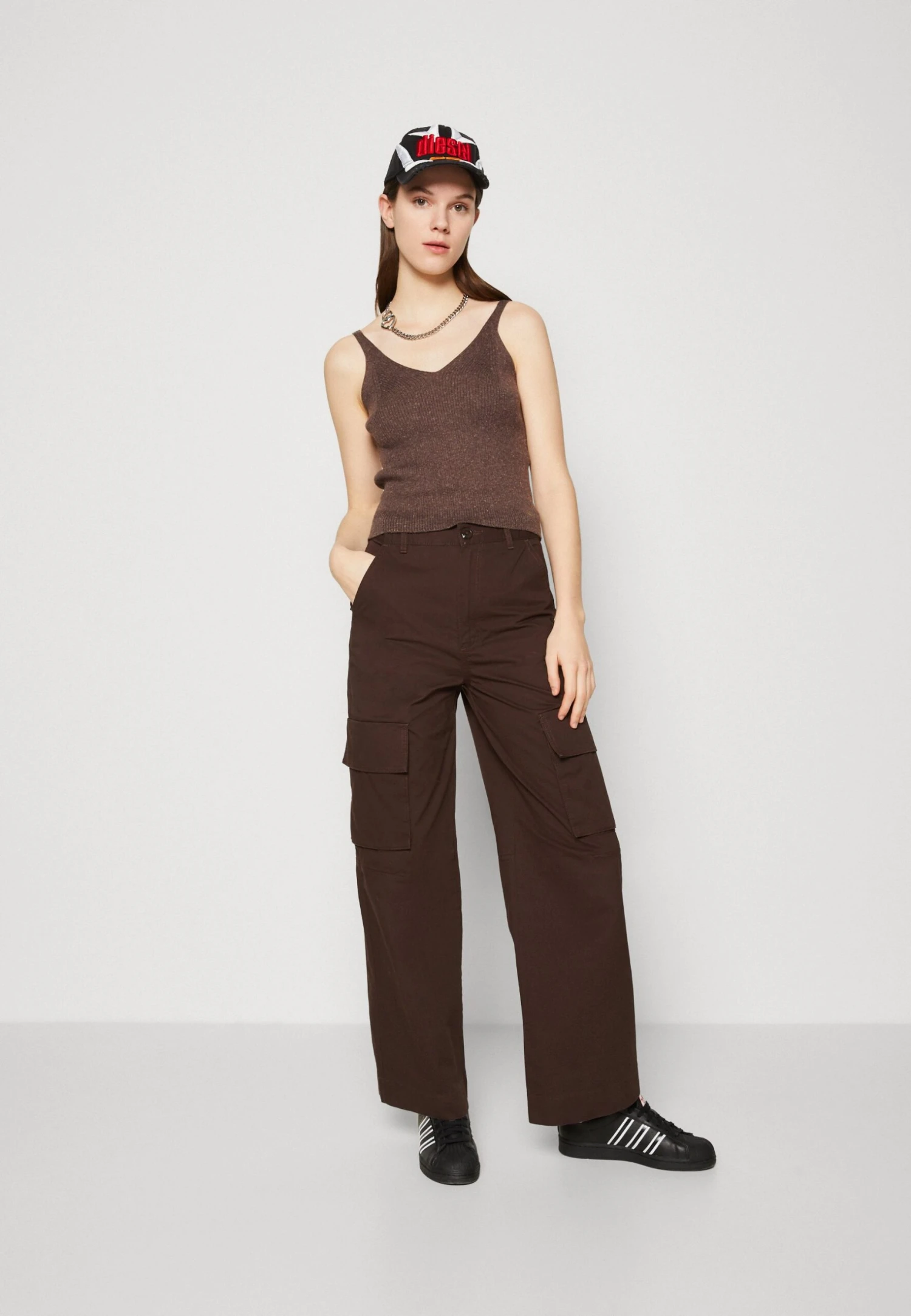 Monki Pantalon Cargo - Brown 4 Monki Pantalon Cargo - Brown – Image 2