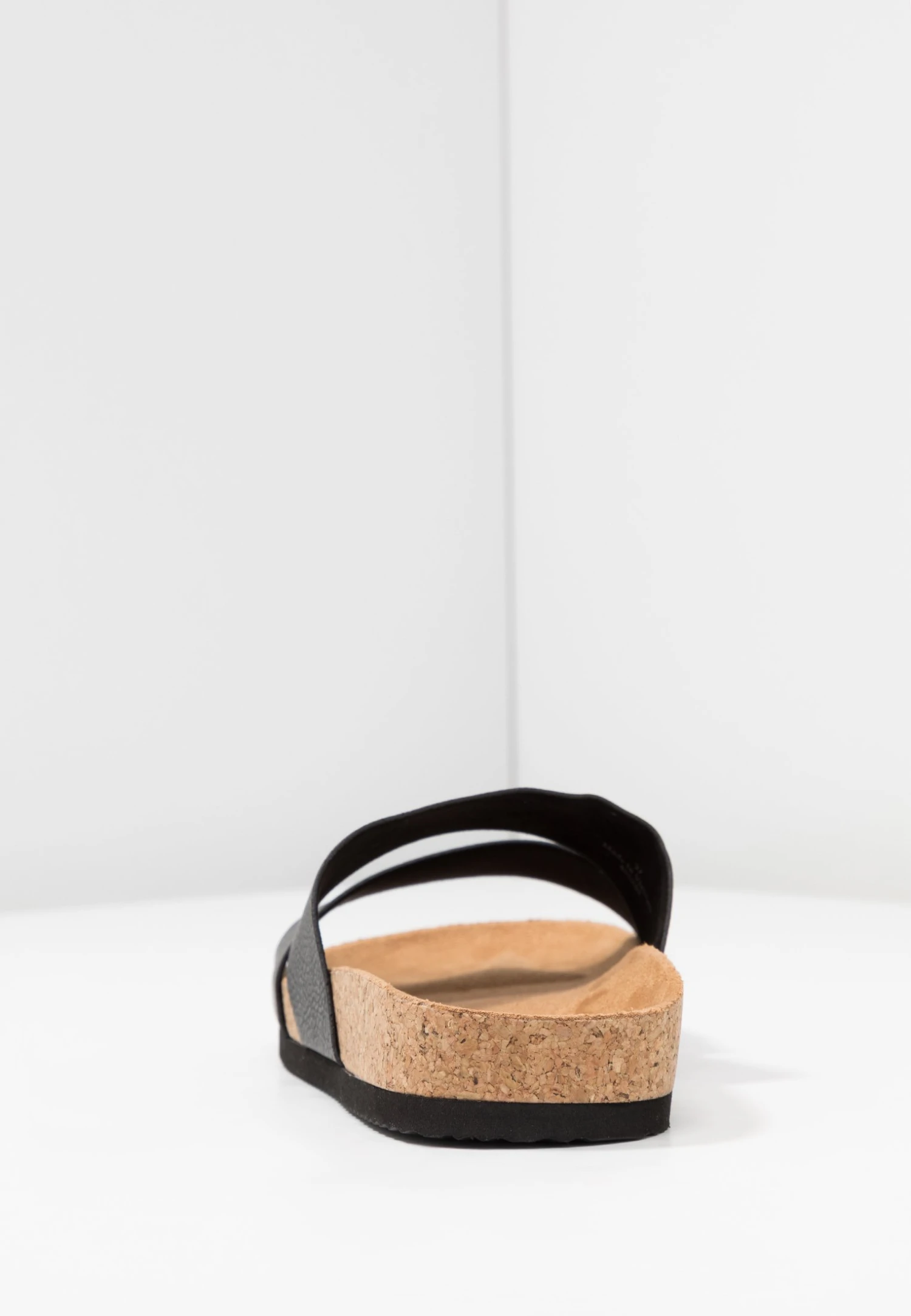 Monki Chaussons - Black 8 Monki Chaussons - Black – Image 6