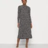 Monki Robe De Jour - Black Dark 2 Monki Robe De Jour - Black Dark -Monki 9b07166eec7844f2899c86e63aa9e785