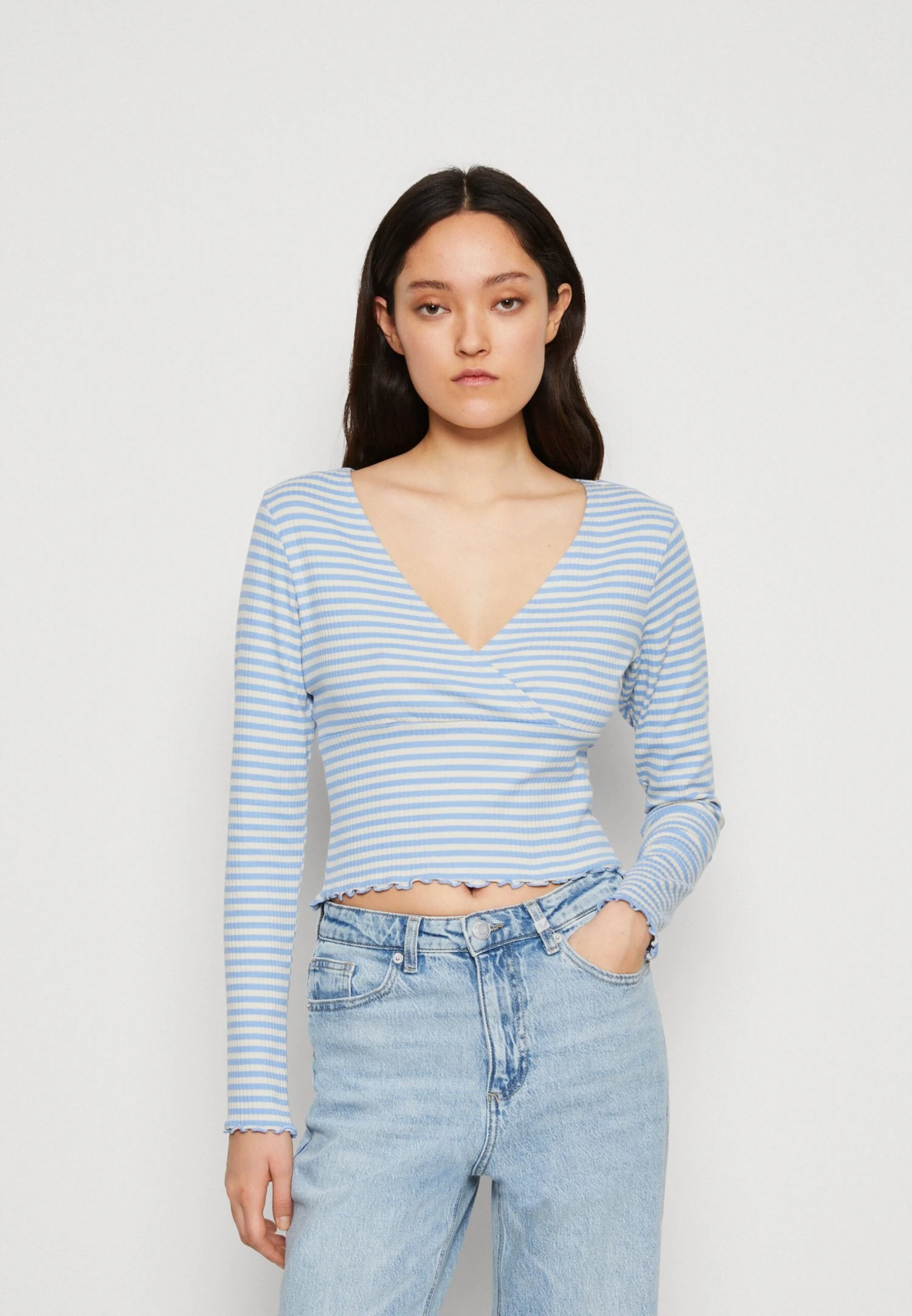 Monki T-Shirt À Manches Longues - Easy 3 Monki T-Shirt À Manches Longues - Easy