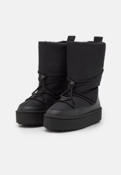 Monki Irene - Bottes De Neige - Black 10 Monki Irene - Bottes De Neige - Black -Monki 9f4694e400874c4db3fb9325fb7d7c64