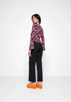 Monki Blouse - Red 10 Monki Blouse - Red -Monki a25751363efa4f76b7c0dc0a42f814d4