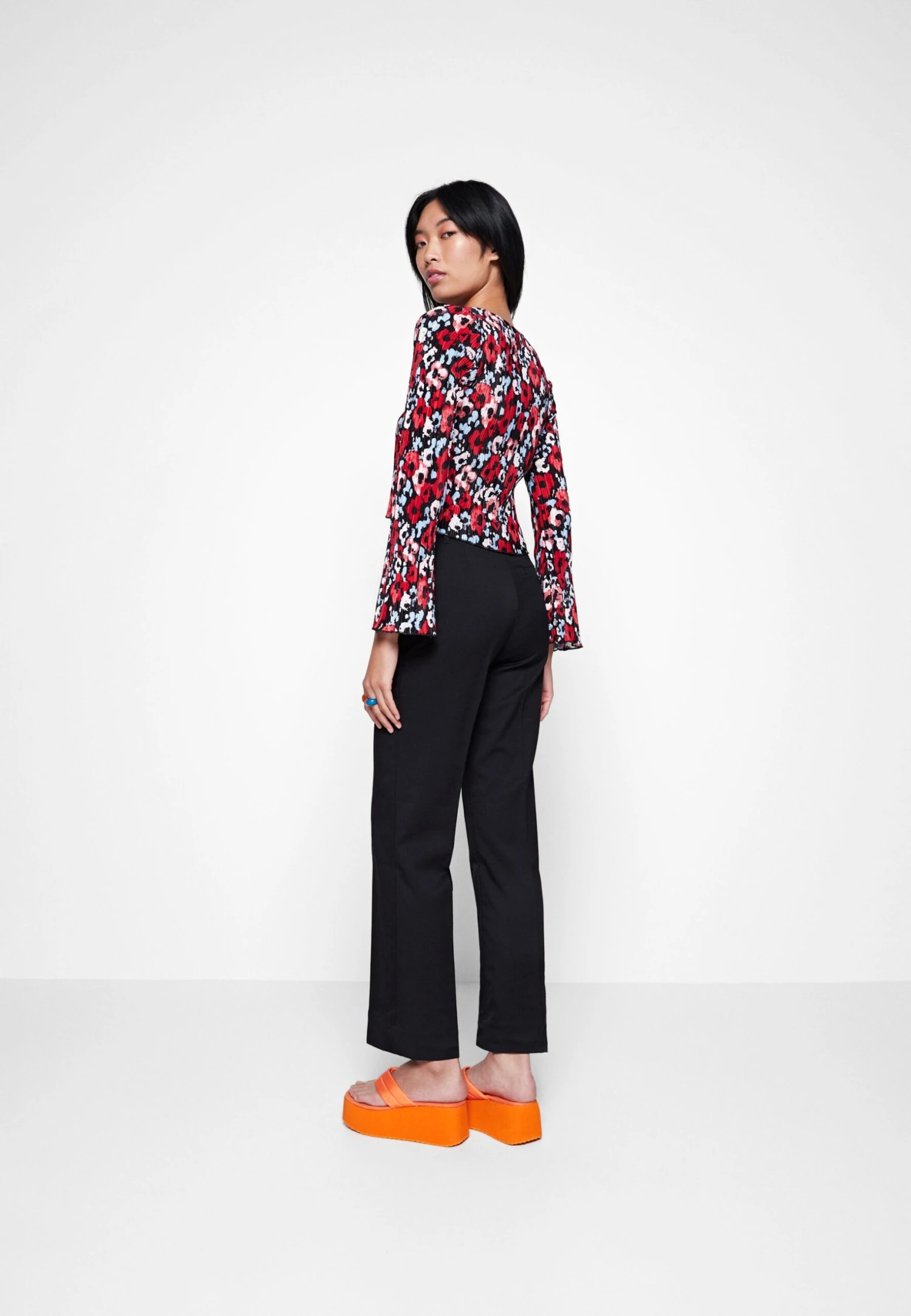 Monki Blouse - Red 5 Monki Blouse - Red – Image 3