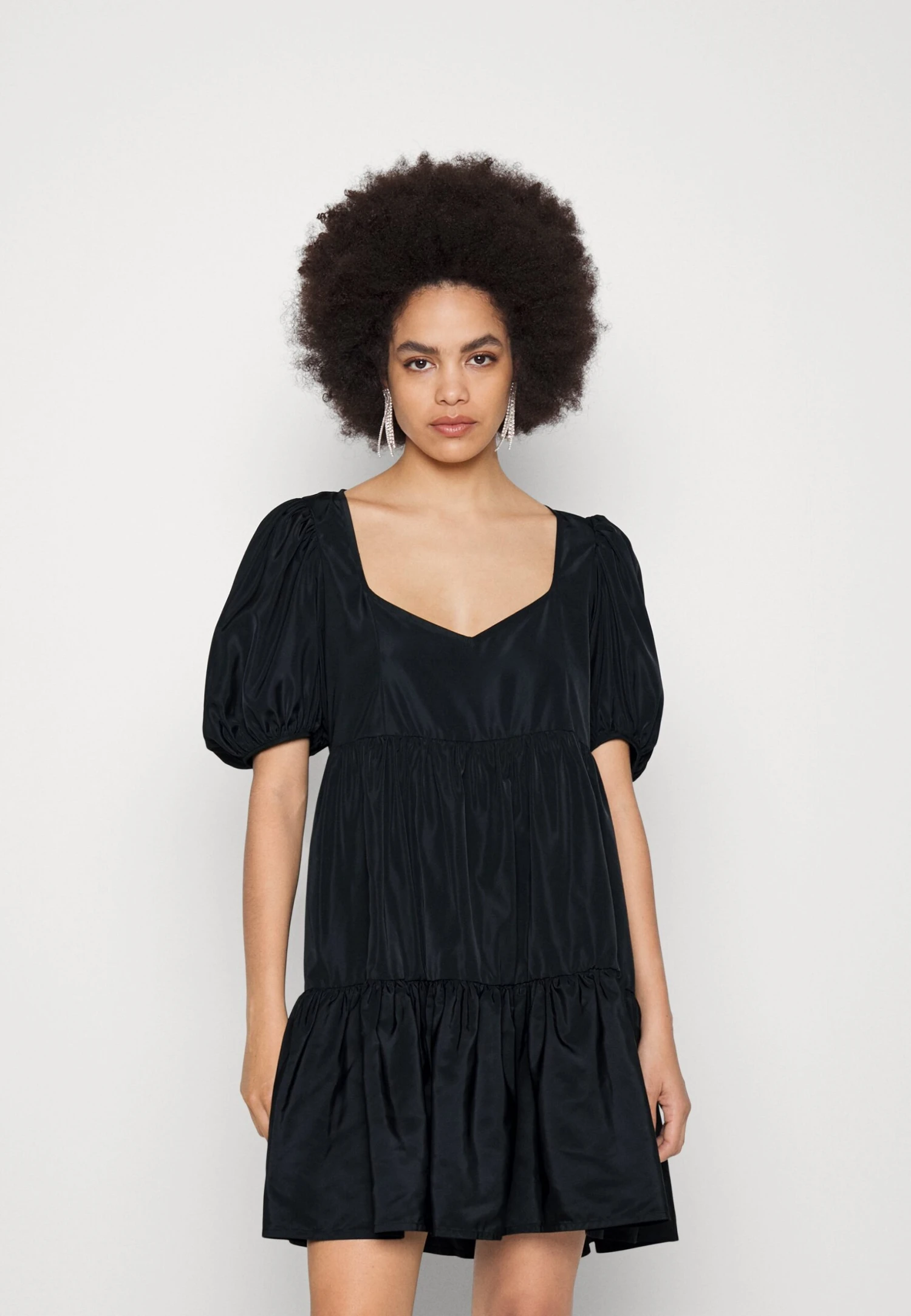 Monki Robe De Soirée - Black 3 Monki Robe De Soirée - Black