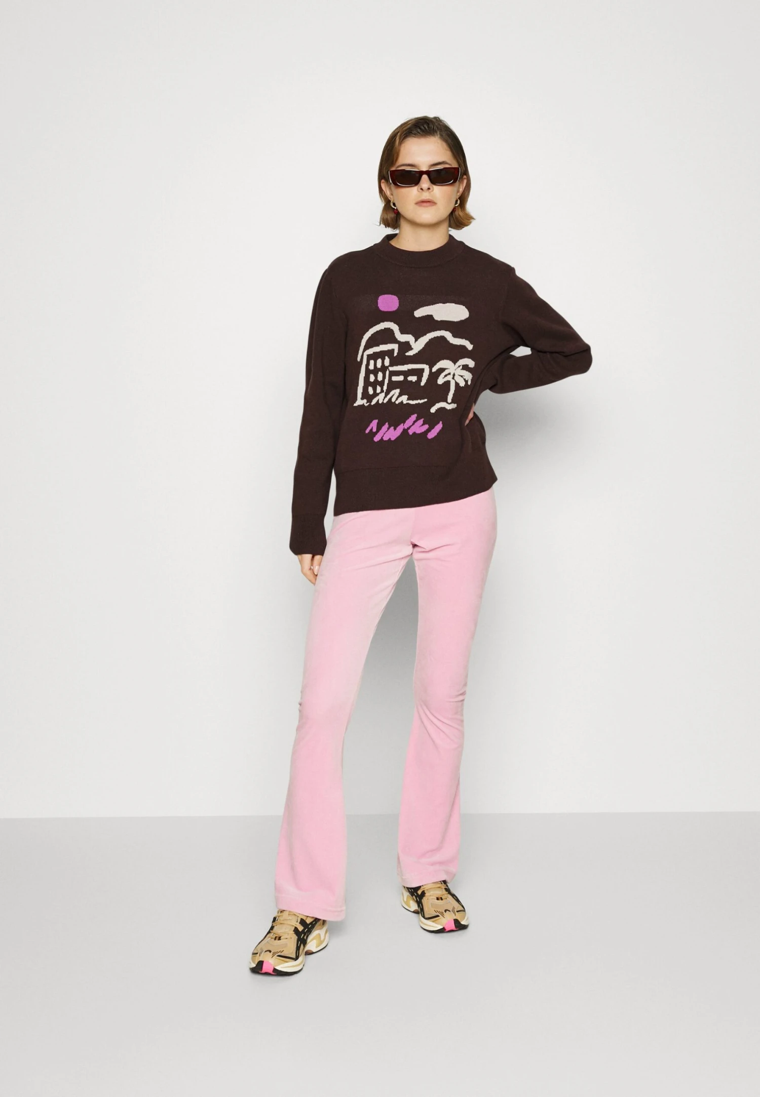 Monki Pullover - Brown 4 Monki Pullover - Brown – Image 2