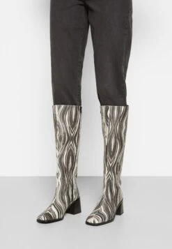 Monki Bottes - Multi-Coloured 12 Monki Bottes - Multi-Coloured -Monki a8de2645d65e4695962a770c829cf3df