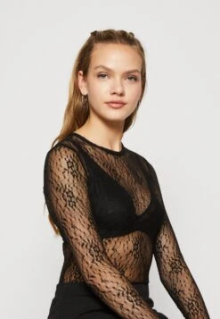 Monki Blouse - Black Solid 11 Monki Blouse - Black Solid -Monki aeb2d85054dd44f78e6de0a507c009bf