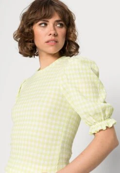 Monki Blouse - Green Light -Monki b016ff209d3744aebb8dd342d3fd37da