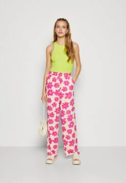 Monki Pantalon Classique - Pink -Monki b0224f82c3514654813448fca16fdad4