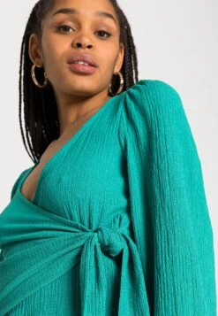 Monki T-Shirt À Manches Longues - Green Medium -Monki b2215c479cd34472963c09a4cfeffd6b