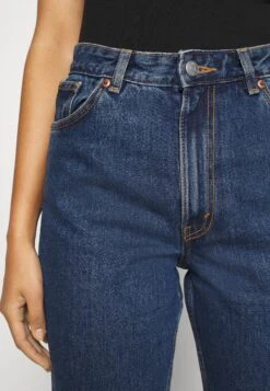 Monki Jean Droit - Blue Medium Dusty -Monki b611e9c322d549579ebd2629419f05fc
