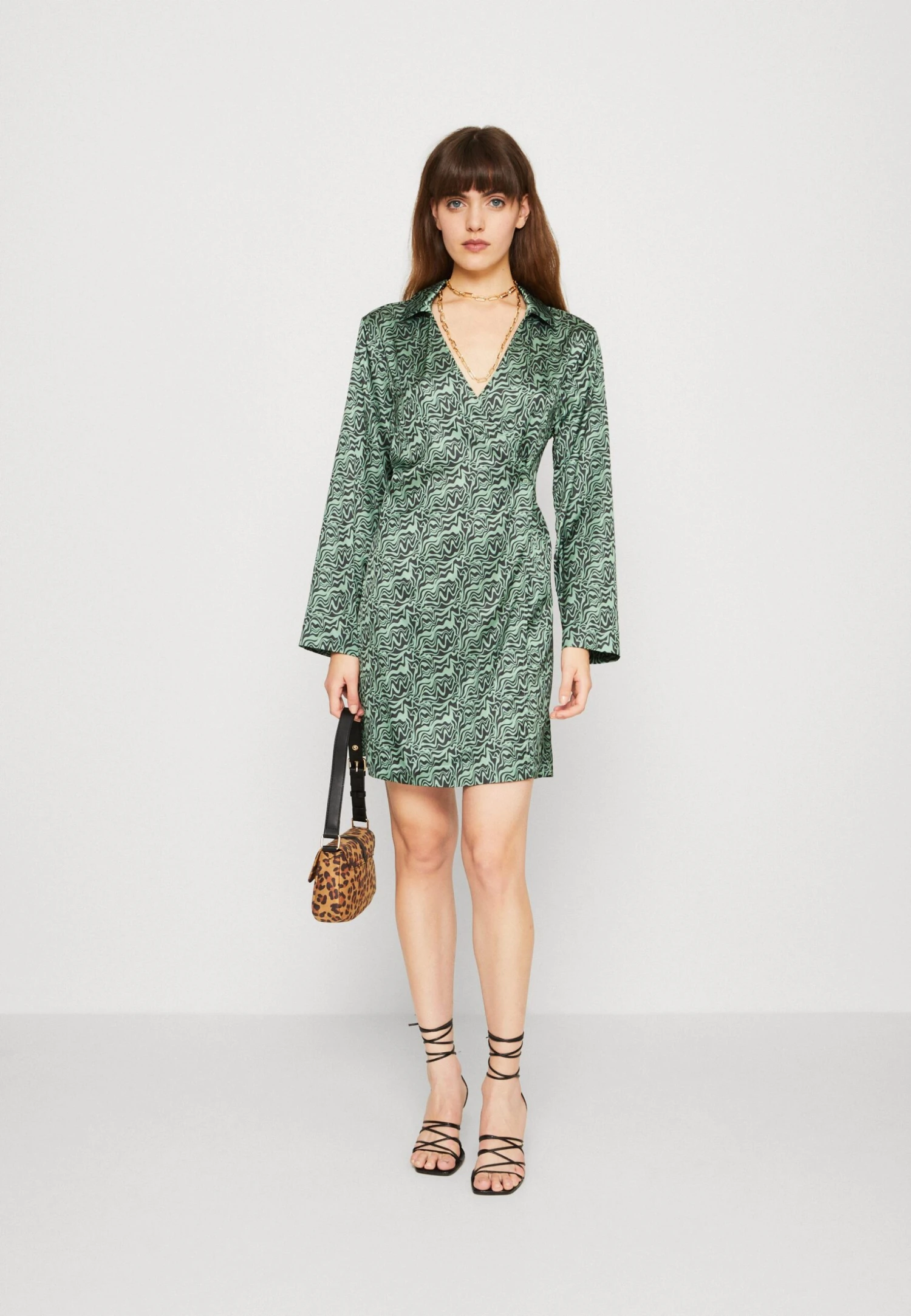Monki Robe De Jour - Black/Olive 4 Monki Robe De Jour - Black/Olive – Image 2