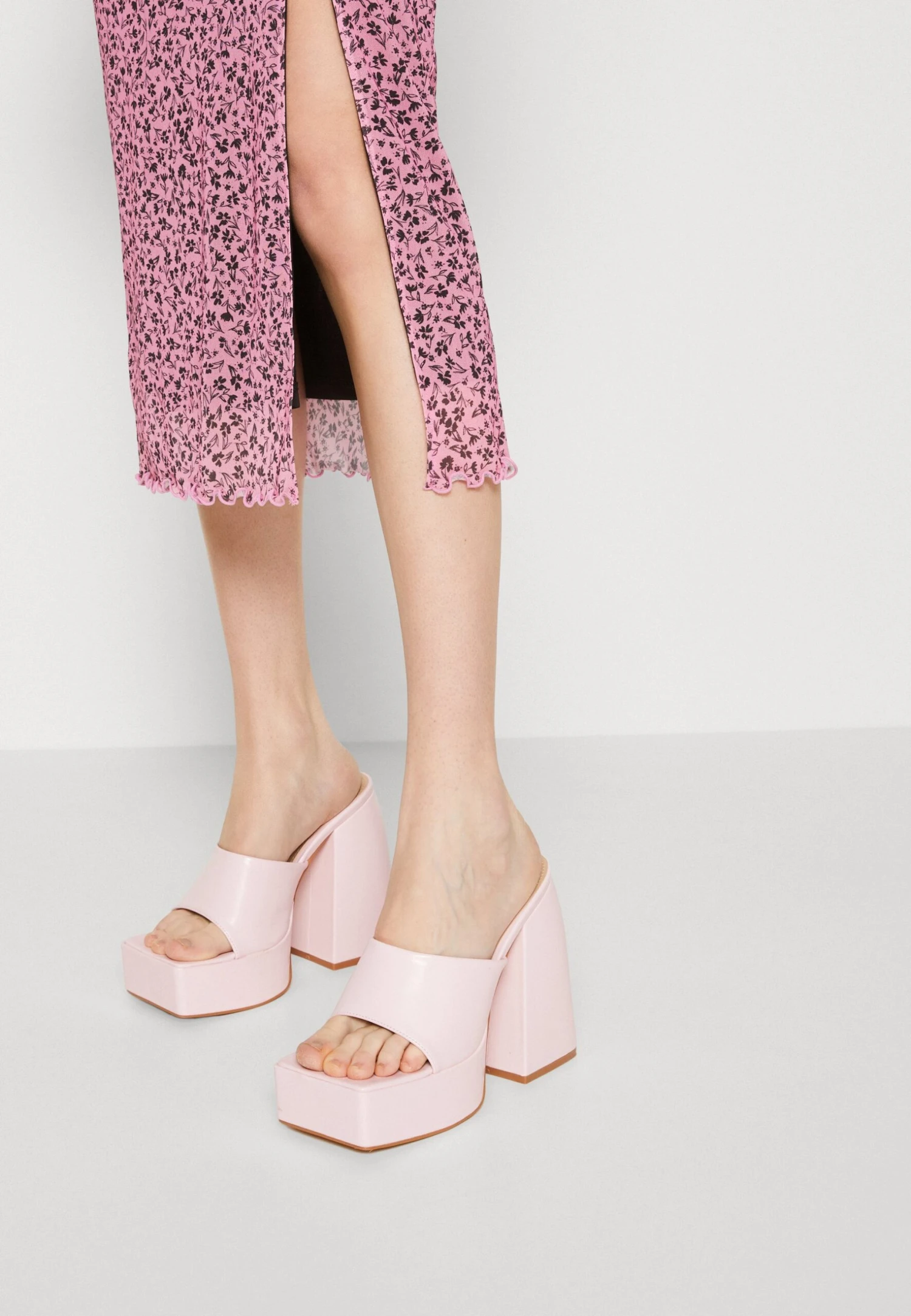 Monki Jupe Crayon - Pink 8 Monki Jupe Crayon - Pink – Image 6