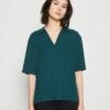Monki Polo - Green Dark 2 Monki Polo - Green Dark -Monki bbc54b726ab54b34a43183822cdda6c8