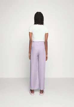 Monki Pantalon Classique - Lilac 9 Monki Pantalon Classique - Lilac -Monki bc1aa9abc00247f3b7ef7b053d8bcd0f