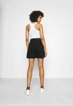 Monki Short En Jean - Black Dark -Monki bd35c732247e4424897ed4837c92d06d