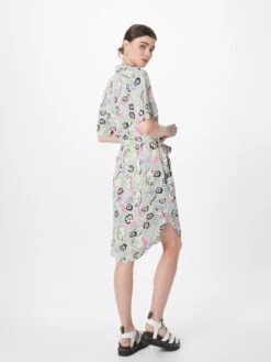 Monki Robes Fluides Robe-chemise Femme Lilas / Orchidée -Monki c43762f4f95ee87b1677993ef2bf381c