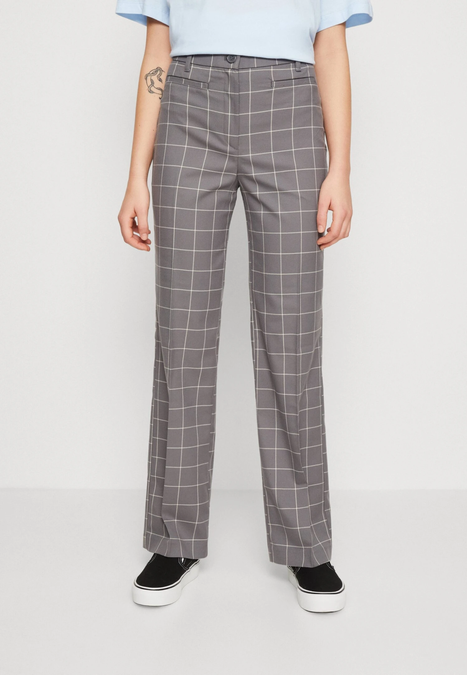 Monki Pantalon Classique - Grey Medium Dusty 3 Monki Pantalon Classique - Grey Medium Dusty