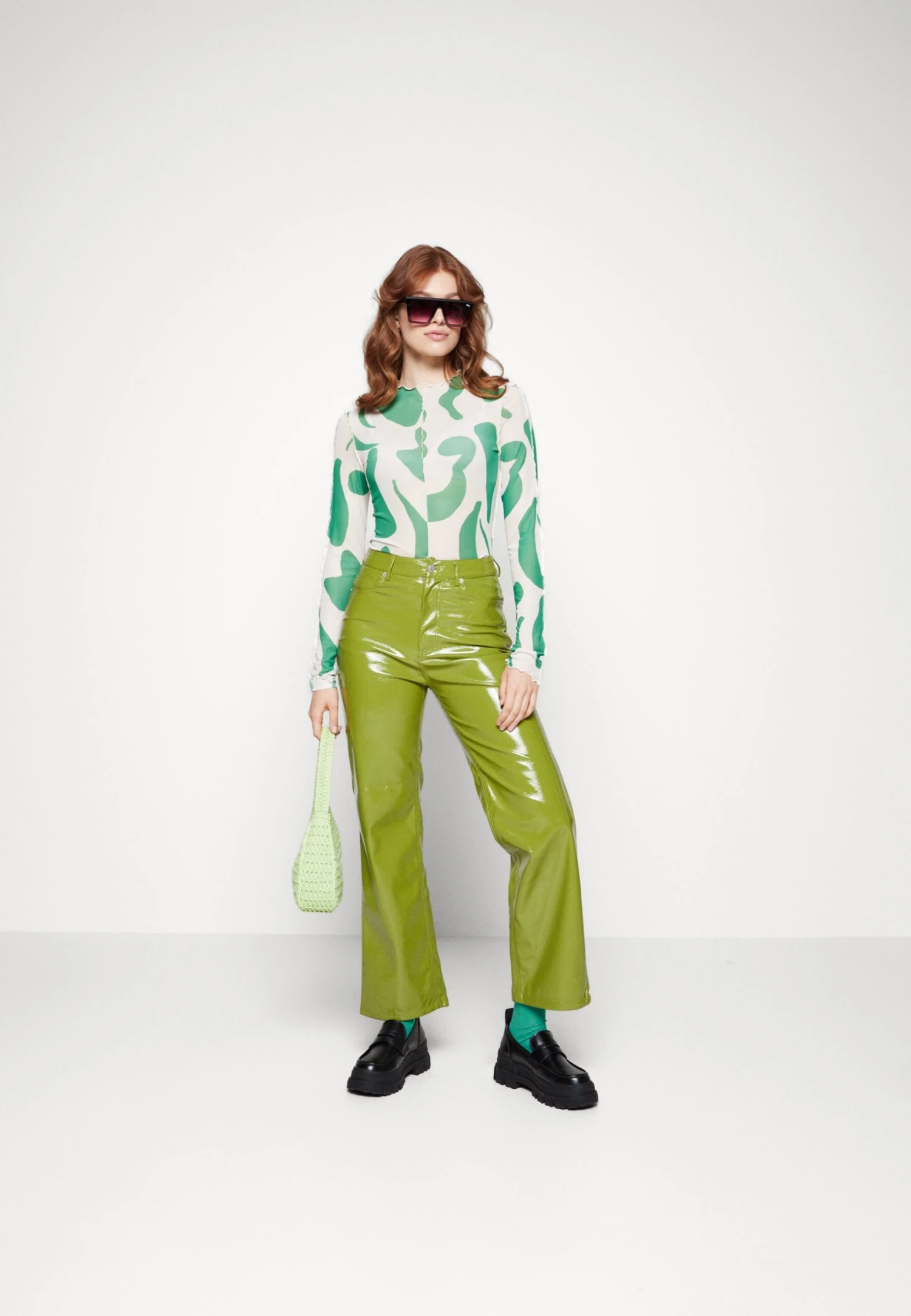 Monki T-Shirt À Manches Longues - White Light/Boldspring.Green 4 Monki T-Shirt À Manches Longues - White Light/Boldspring.Green – Image 2