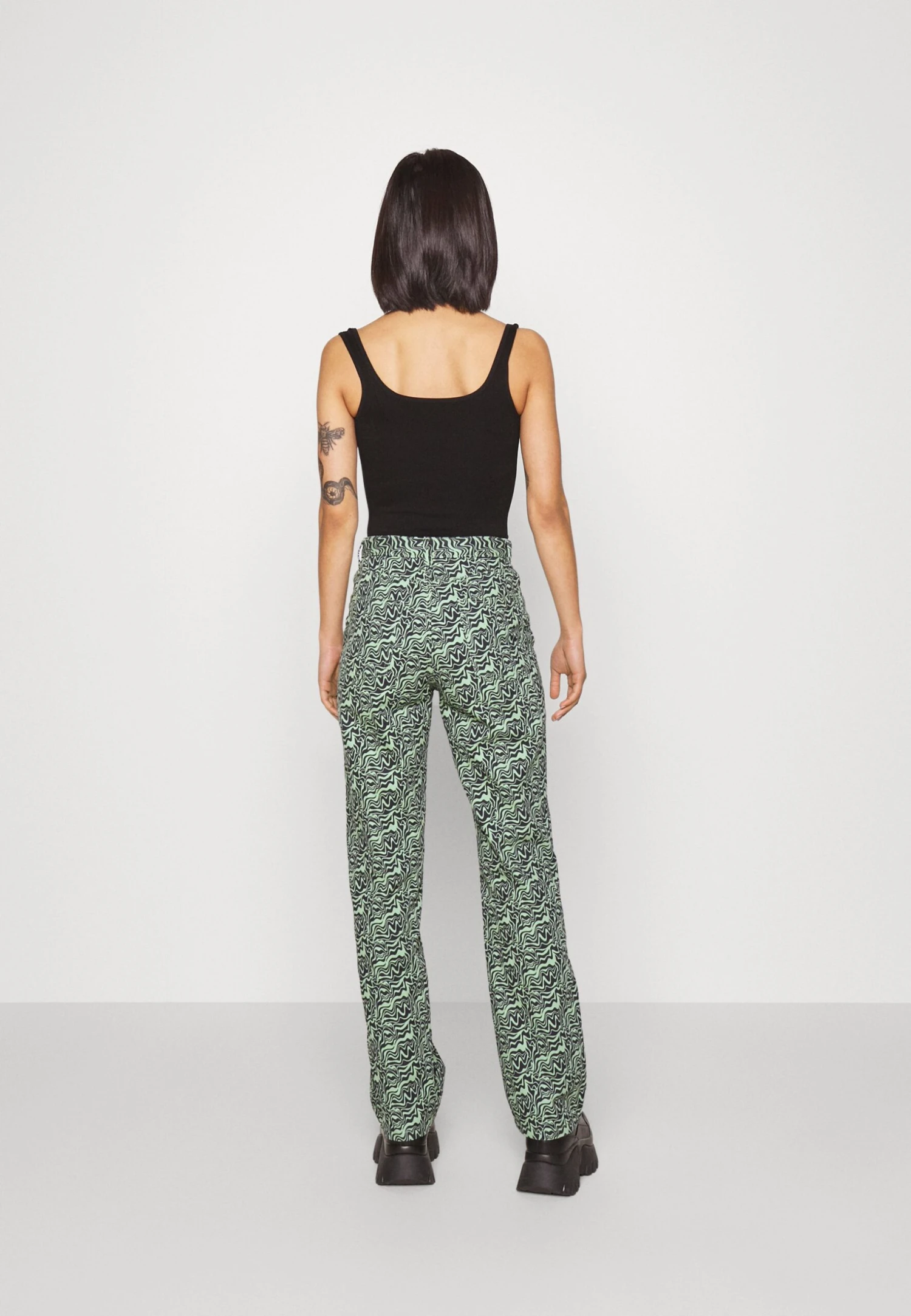 Monki Jean Droit - Green Medium Dusty 5 Monki Jean Droit - Green Medium Dusty – Image 3