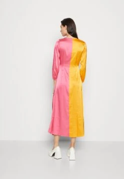 Monki Robe De Soirée - Pink/Orange -Monki c7faa2672f894ec2a7b4e4ee0f0354ae