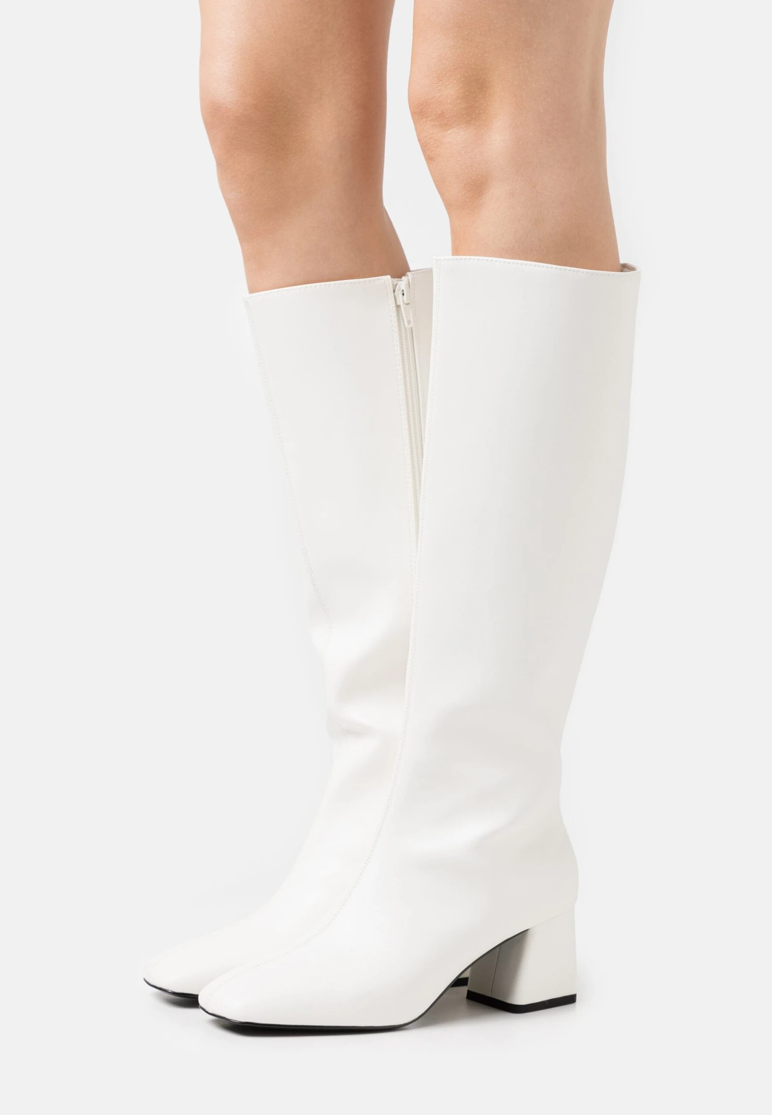 Monki Bottes - White 3 Monki Bottes - White