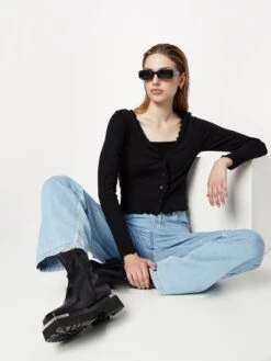 Monki Gilets Cardigan Femme Noir -Monki cc01e4fb1af5cb9ea292ca9308a85205