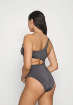 Monki Maillot De Bain - Dark Grey 9 Monki Maillot De Bain - Dark Grey -Monki cd58ae21cff0416e88670e74fed8b914