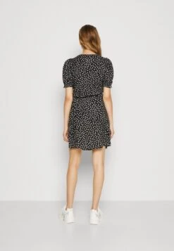 Monki Robe De Jour - Black Dark Poetic -Monki d1e6ae1f254141e2ad154b9b644256c7