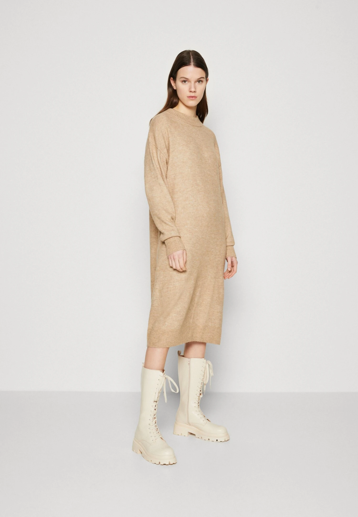 Monki Robe Pull - Beige Medium Dusty Melange 2 Monki Robe Pull - Beige Medium Dusty Melange