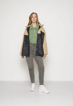 Monki Veste Mi-Saison - Beige/Black -Monki d299b2e7a6674b67b5afa3d08de0998e