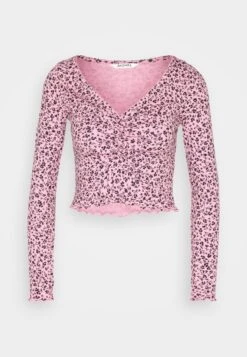 Monki T-Shirt À Manches Longues - Pink -Monki d664c351d24d45108ec379410c429149
