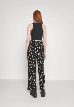 Monki Pantalon Classique - Big Scribble Black 11 Monki Pantalon Classique - Big Scribble Black -Monki daa9cba097e94854bf04b25350f9c66f